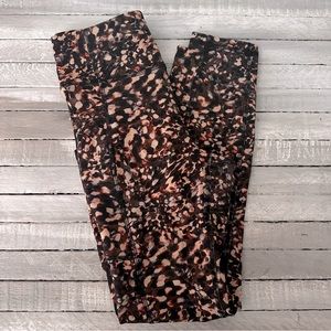 Lululemon Invigorate Leggings with pockets. Size 4